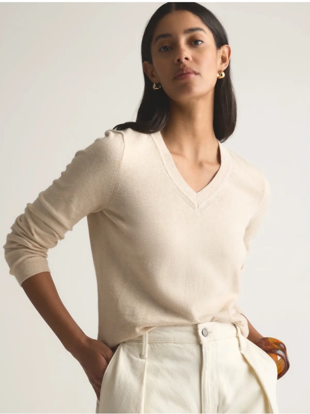 Quince Women’s Lightweight Cotton Cashmere V-Neck Sweater